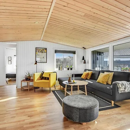 Lovely In With Kitchen Feriehus *