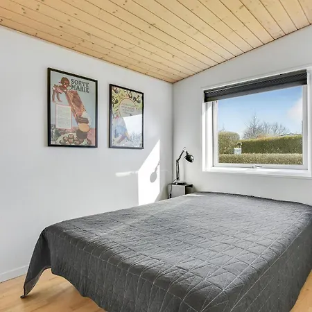 Lovely In With Kitchen Feriehus