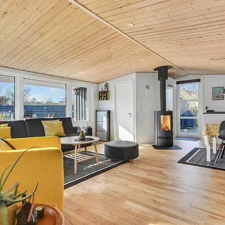 Lovely In With Kitchen