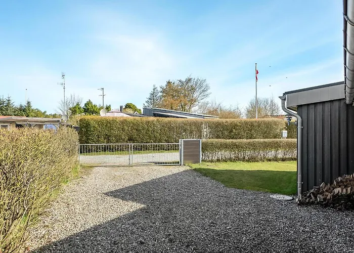 Lovely In With Kitchen *